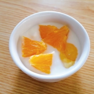 柑橘類（はっさく）とマーマレードのヨーグルト